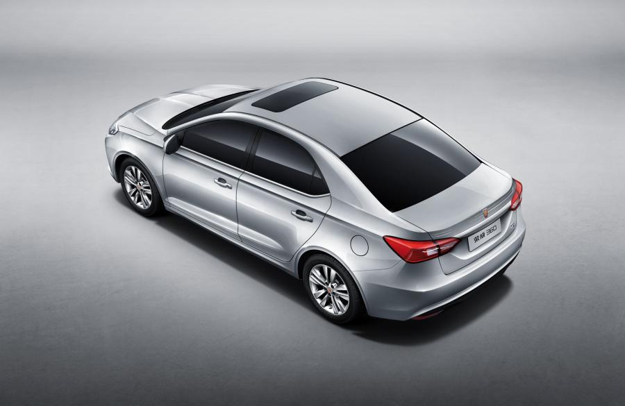  Roewe 360 (AP14) 2015 года  (фото 3 из 8)